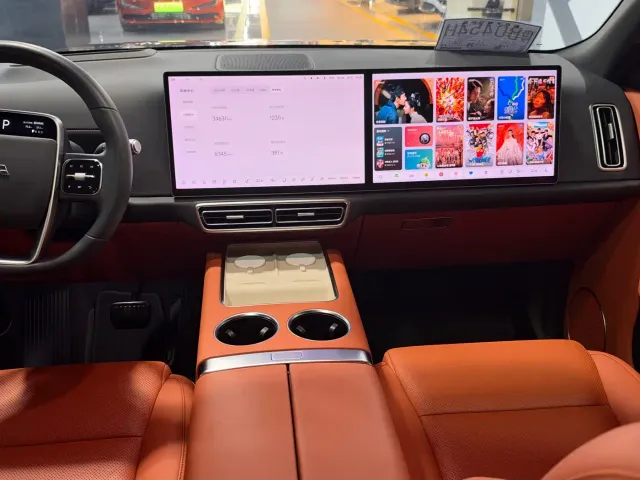 Li Auto L8 — Фото автомобиля 10