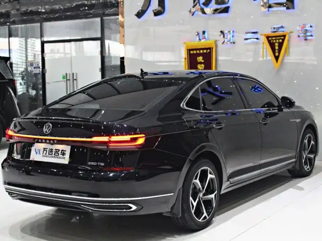 Volkswagen Passat — Фото автомобиля 15