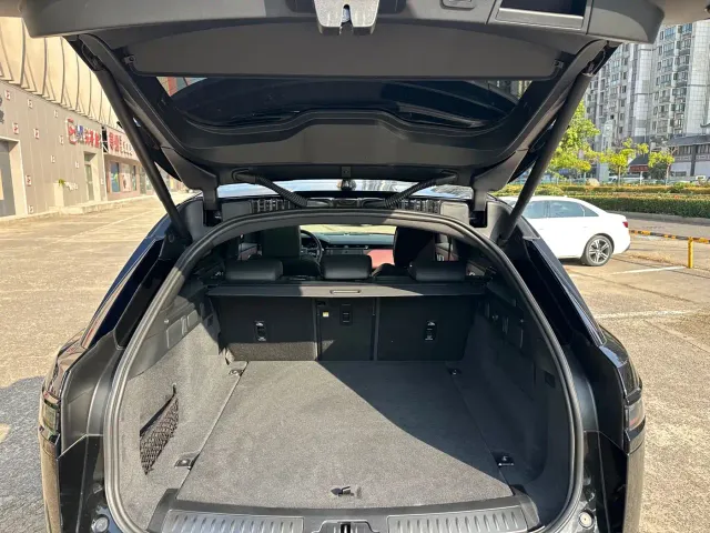Land Rover Range Rover Velar — Фото автомобиля 23