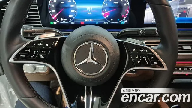 Mercedes-Benz GLE-Class — Фото автомобиля 14