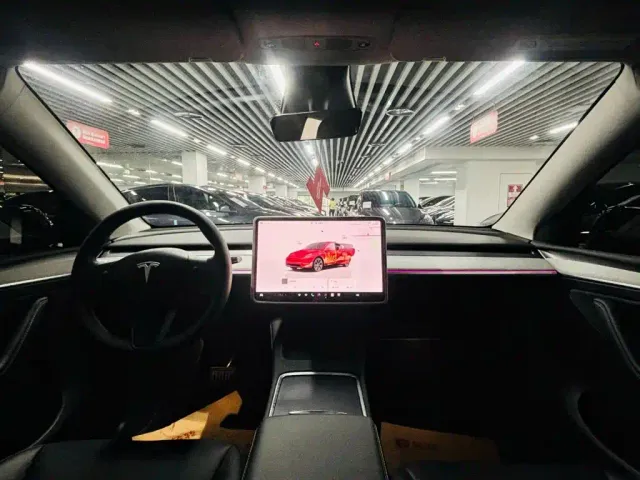 Tesla Model Y — Фото автомобиля 8