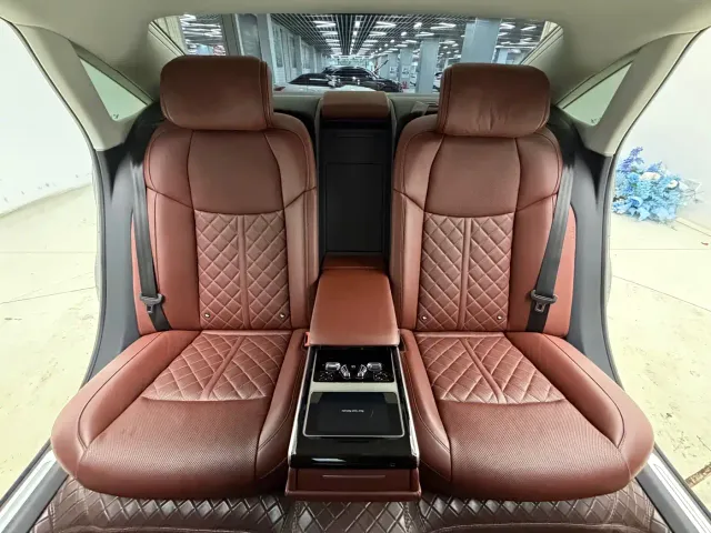 Audi A8 — Фото автомобиля 15