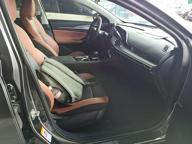 Changan Eado — Фото автомобиля 24