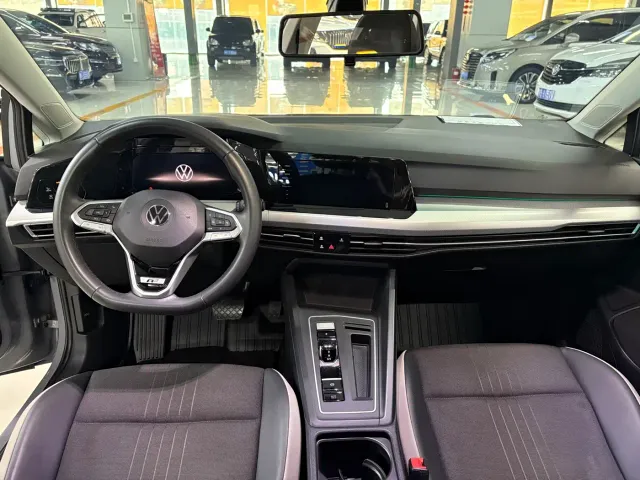 Volkswagen Golf — Фото автомобиля 6