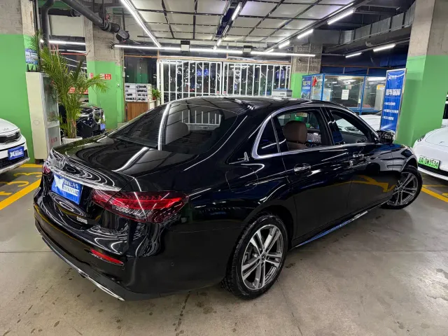 Mercedes-Benz E-Class — Фото автомобиля 6