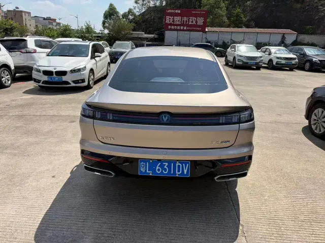 Changan Eado — Фото автомобиля 9