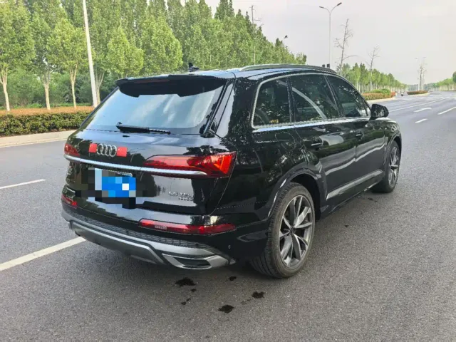 Audi Q7 — Фото автомобиля 6