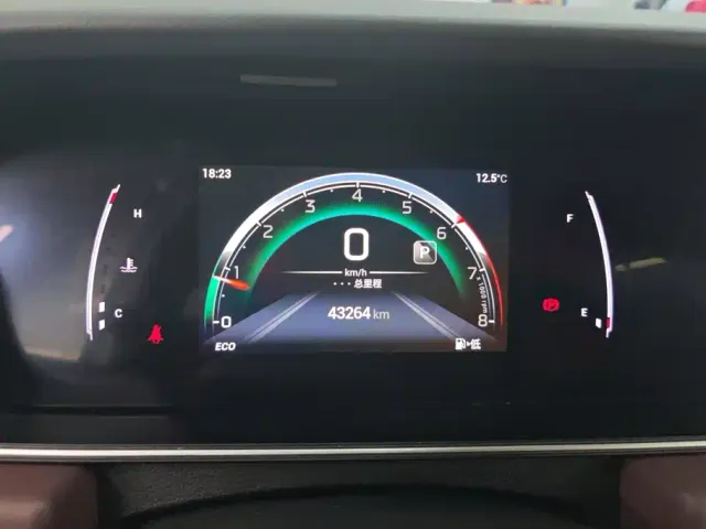 GAC Trumpchi M6 — Фото автомобиля 14