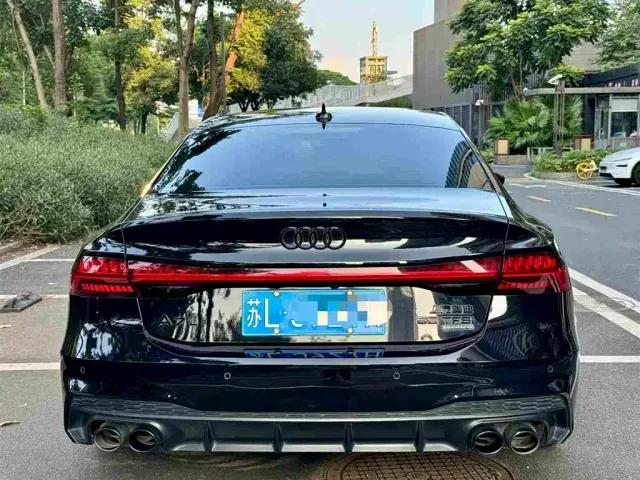 Audi A7L — Фото автомобиля 5
