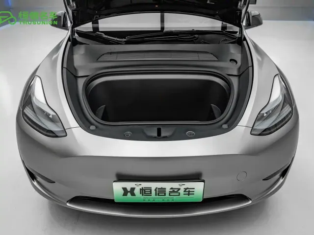 Tesla Model Y — Фото автомобиля 21