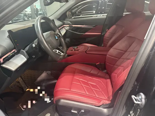 BMW 5 Series — Фото автомобиля 4