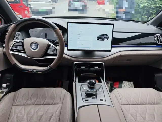 BYD Tang — Фото автомобиля 12
