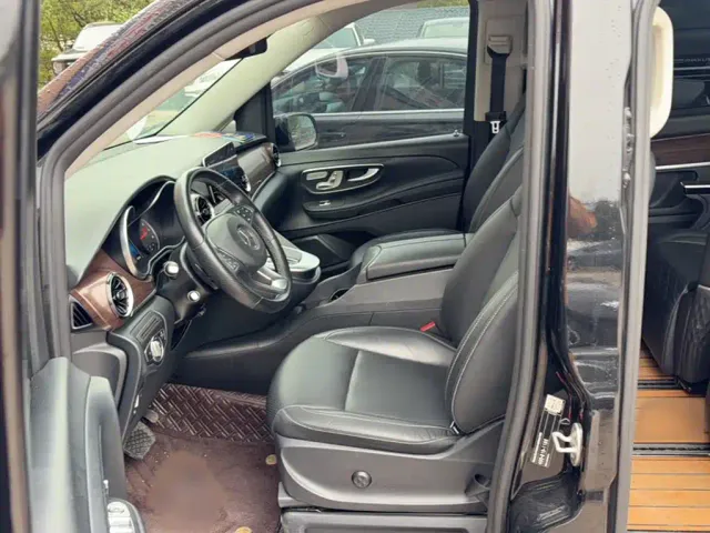 Mercedes-Benz V-Class — Фото автомобиля 11