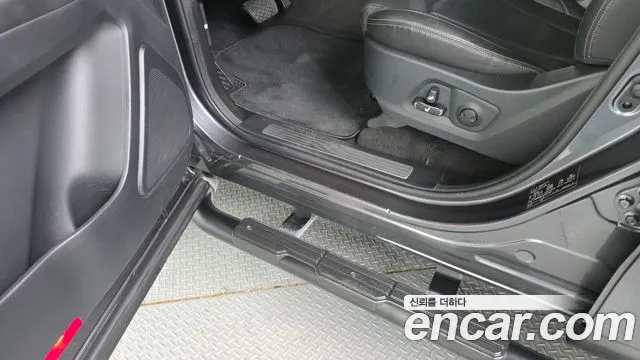 KG_Mobility_Ssangyong Rexton Новый Rexton Sport Khan Дизель 2.2 4WD — Фото автомобиля 20