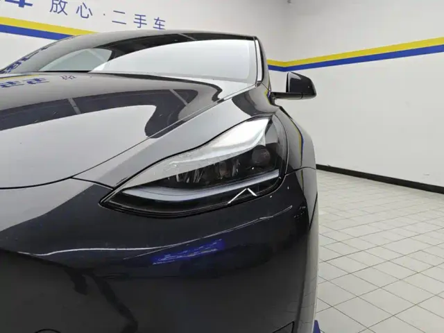Tesla Model Y — Фото автомобиля 5