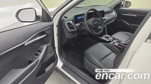 Kia Seltos — Фото автомобиля 10