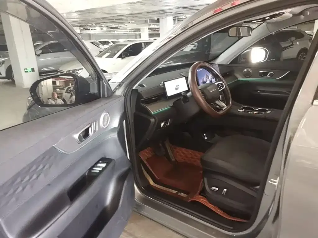 Chery Fengyun Fengyun T8 2025 Model 1.5T 130km Luxury 5-Seater — Фото автомобиля 13
