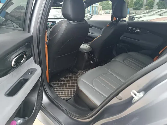 GAC Trumpchi Trumpchi Emkoo 2022 270T DCT J16 R-style Track Edition — Фото автомобиля 9