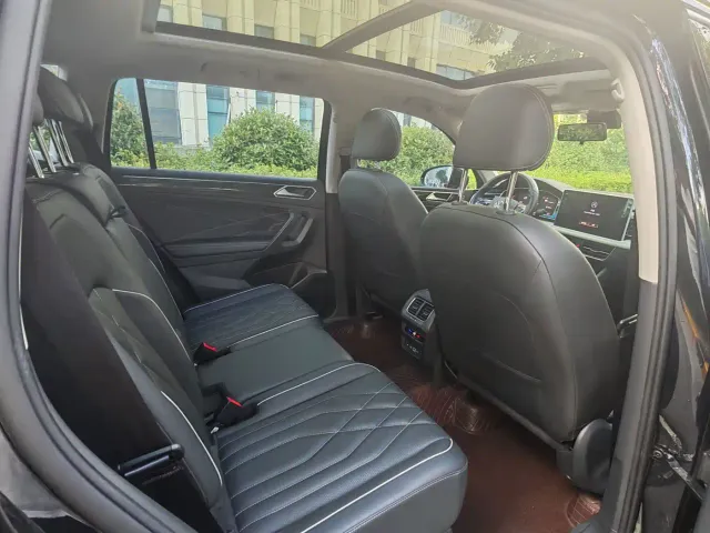 Volkswagen Tiguan L — Фото автомобиля 11