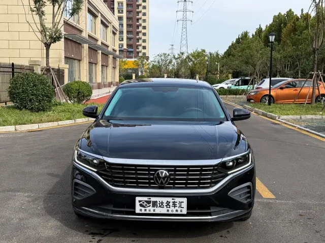 Volkswagen Passat — Фото автомобиля 2