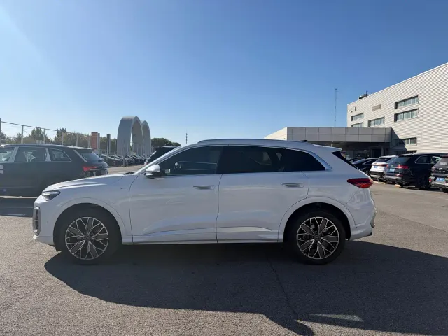 Audi Q5L — Фото автомобиля 2