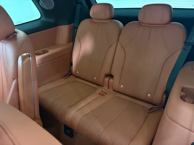 Dongfeng E8 M8 — Фото автомобиля 9