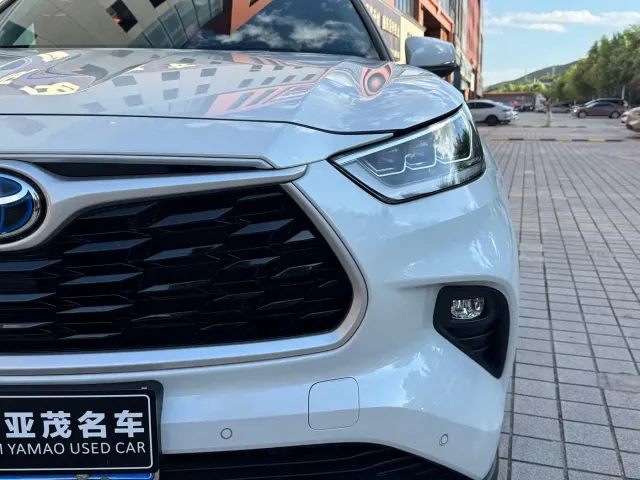 Toyota Highlander — Фото автомобиля 4