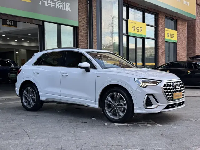 Audi Q3 — Фото автомобиля 3