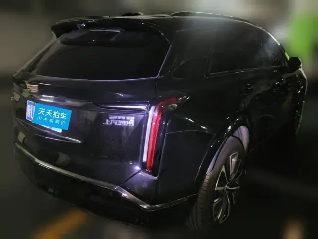 Cadillac XT5 — Фото автомобиля 2