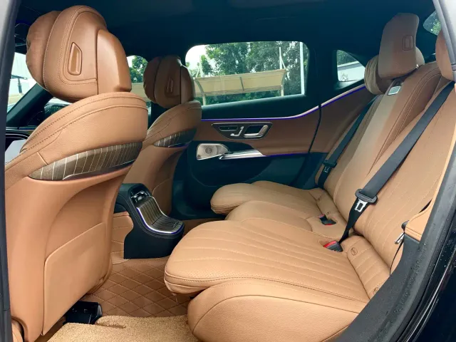 Mercedes-Benz E-Class — Фото автомобиля 5
