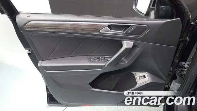 Volkswagen Tiguan — Фото автомобиля 24