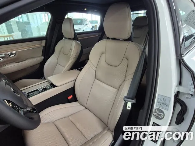 Volvo S90 — Фото автомобиля 10