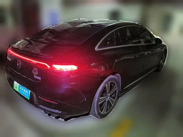 Mercedes-Benz EQE — Фото автомобиля 5