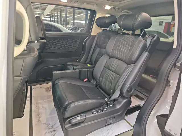 Honda Elysion — Фото автомобиля 2
