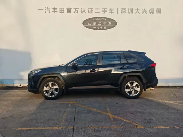 Toyota RAV4 — Фото автомобиля 7