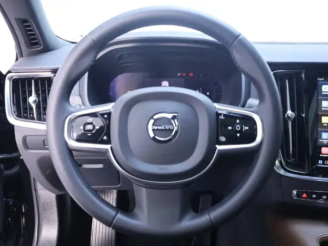 Volvo S90 — Фото автомобиля 16