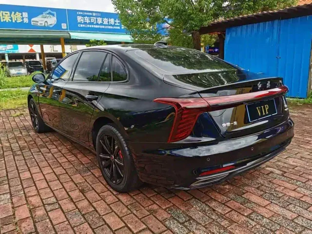 Hongqi H5 — Фото автомобиля 11