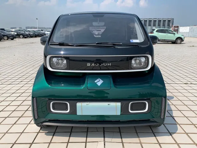 Baojun KiWi EV — Фото автомобиля 2