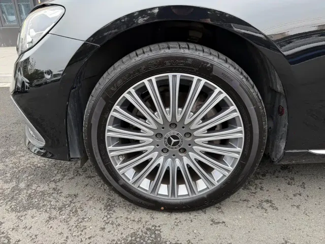 Mercedes-Benz E-Class — Фото автомобиля 13