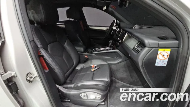 Porsche Macan — Фото автомобиля 16