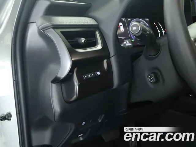 Lexus UX — Фото автомобиля 12