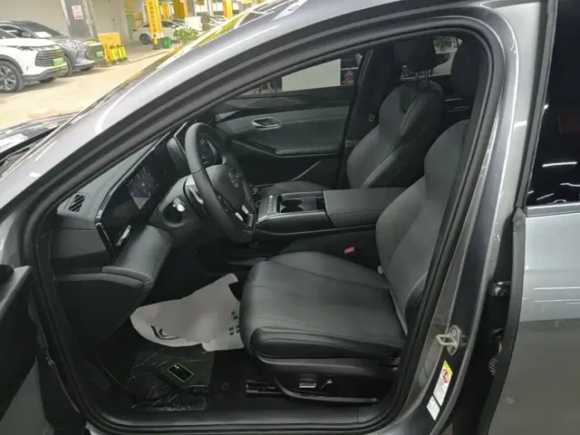 BYD Qin L — Фото автомобиля 14