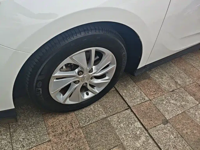Buick Velite 6 — Фото автомобиля 22