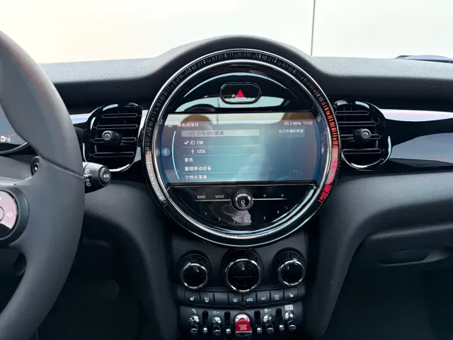 MINI Hatch — Фото автомобиля 11