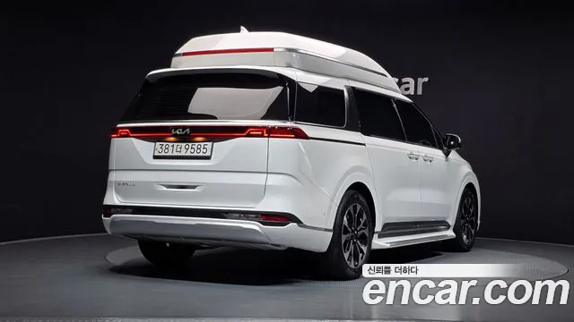 Kia Carnival Generation 4 — Фото автомобиля 2