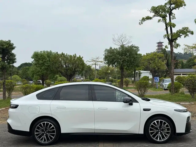 Leapmotor B01 — Фото автомобиля 7