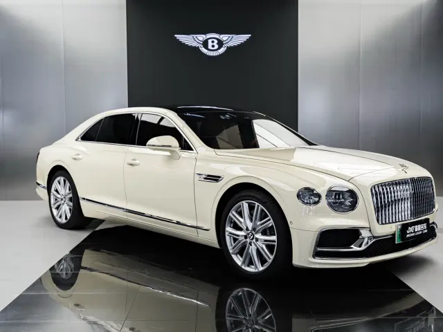 Bentley Flying Spur — Фото автомобиля 3