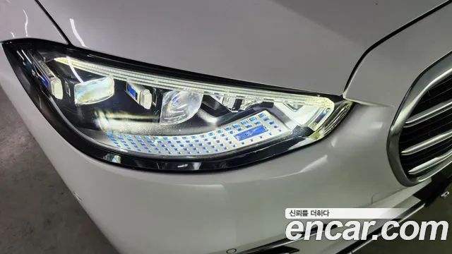 Mercedes-Benz S-Class — Фото автомобиля 12