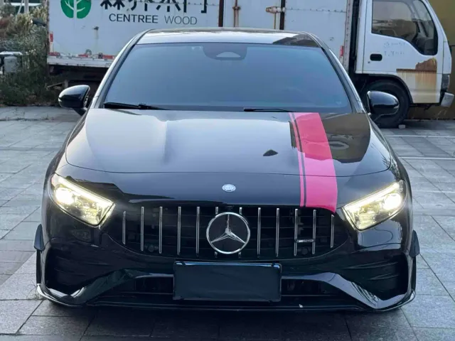 Фотография автомобиля — Mercedes-Benz A-Class AMG