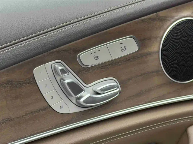Mercedes-Benz E-Class — Фото автомобиля 15